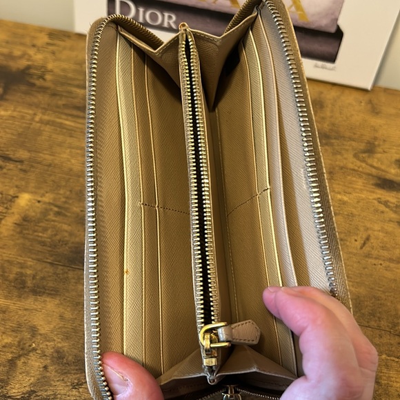 Prada Tan Bow Wallet - Picture 6 of 9